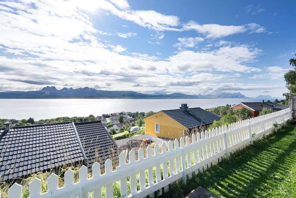 Well-Equipped Apartment With Stunning Views Bodø Kültér fotó